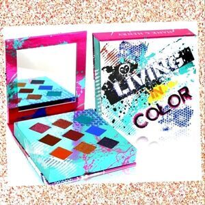 Hank & Henry Living in Color Eye Shadow Pallete